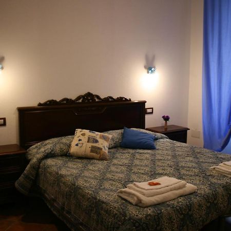 B&B Duca D'Aosta Олбия Екстериор снимка