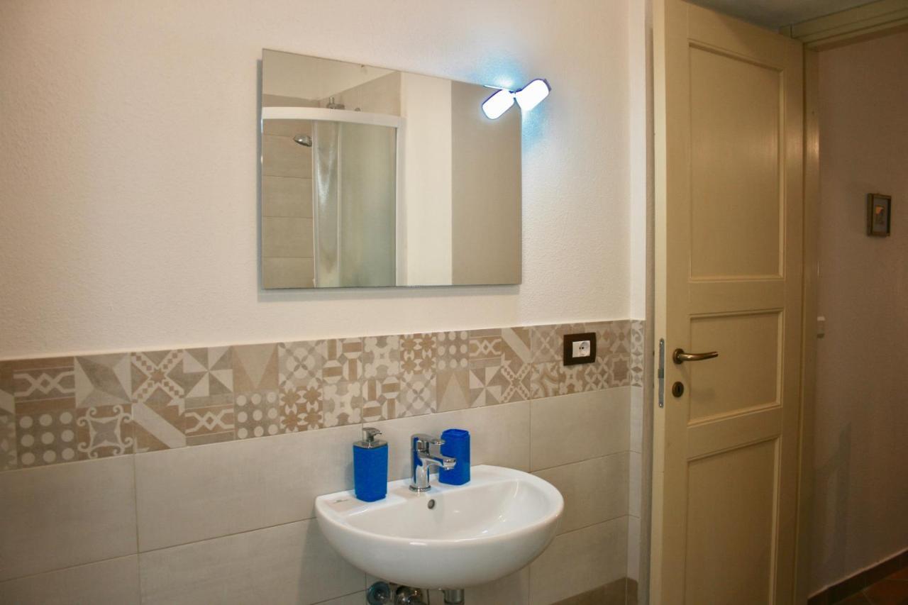 B&B Duca D'Aosta Олбия Екстериор снимка